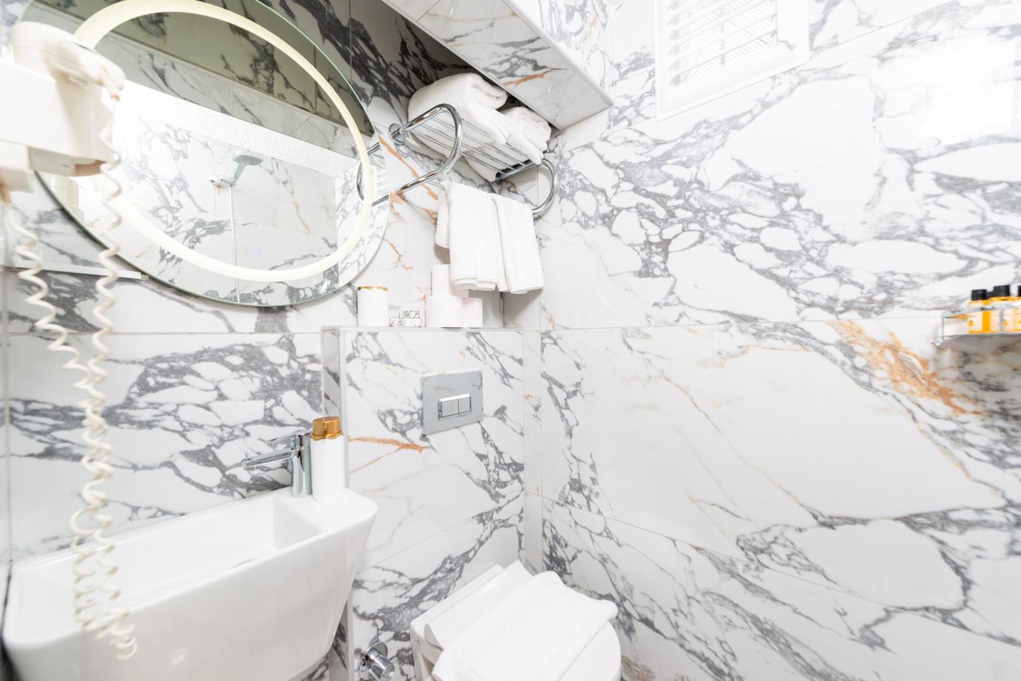 Bright Apart Hotel Istanbul Bagian luar foto